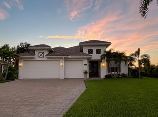1025 Camelot Way, Vero Beach, FL 32966