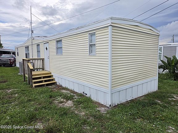2nd image of 4439 Utica Cir