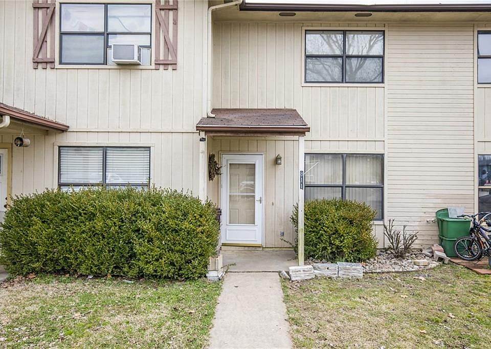 1st image of 811 Durham Pl