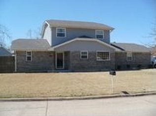 213 S Bouziden Dr, Moore, OK 73160