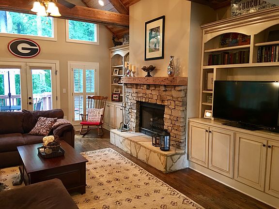 Main Living 2