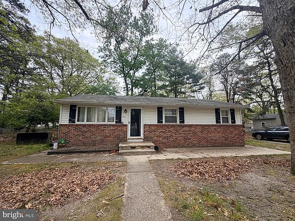 2nd image of 426 S Willow Ave
