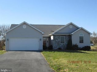 256 Granny Apple Way, Inwood, WV 25428