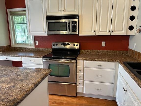 5th image of 332 Castle Ridge Hts