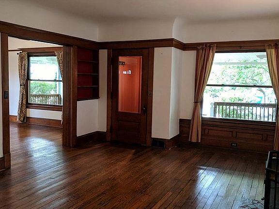 3rd image of 1607 Grace Ave