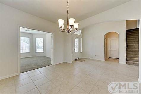 3rd image of 2805 Aspenhill Dr