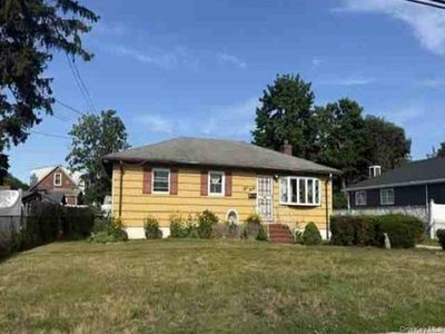 330 Vespucci Avenue, Copiague, NY, 11726