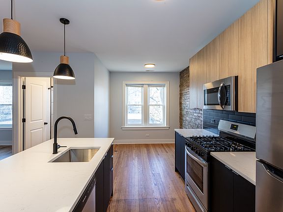 4th image of 4120 N Keeler Ave #1