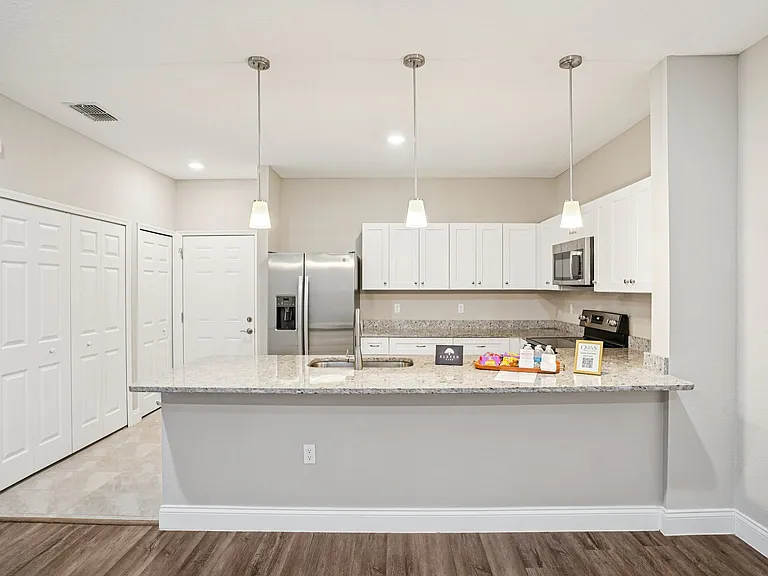 Eleven Oaks — Photo 38