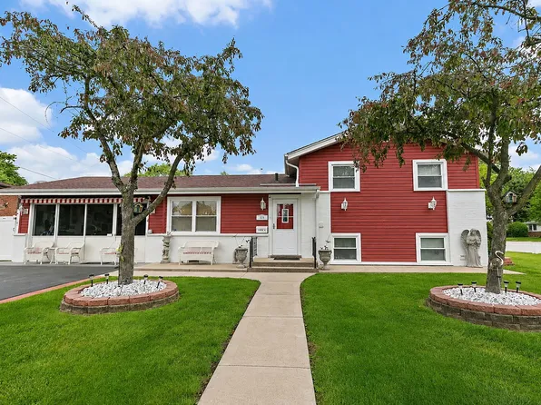 115 N Rose Ave, Addison, IL 60101