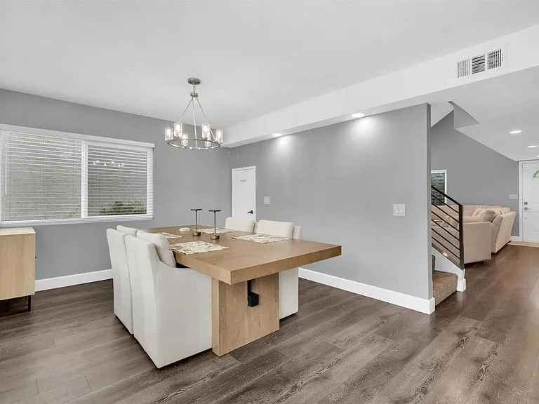 10618 Esmeraldas Dr — Photo 8