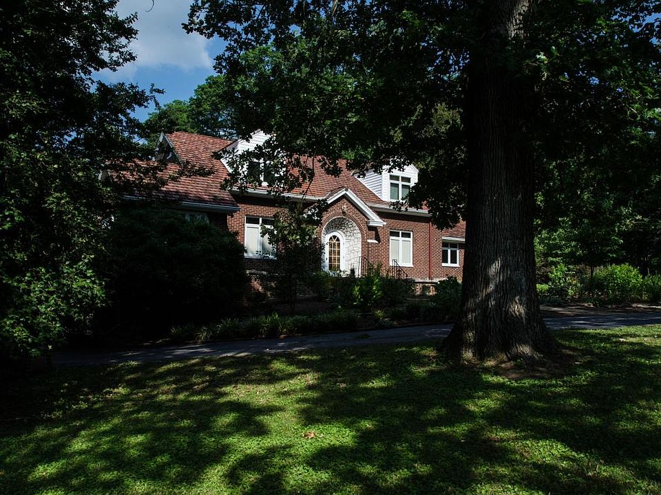 1st image of 204 S Chilhowee Dr