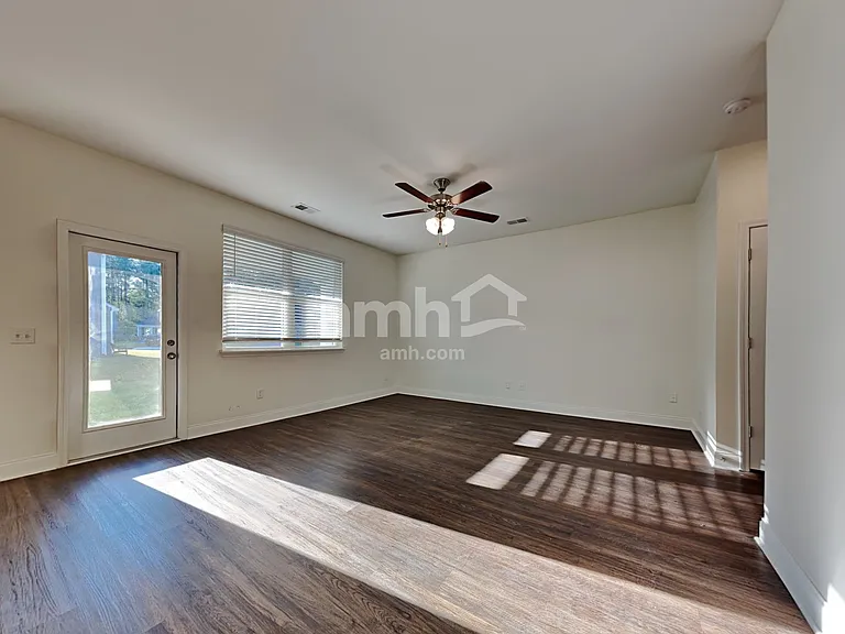 533 Lateleaf Dr — Photo 6
