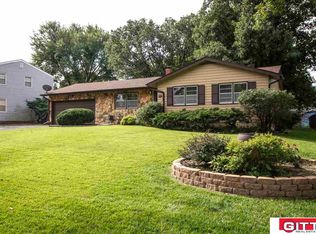 10605 Hilltop Rd, Omaha, NE 68134