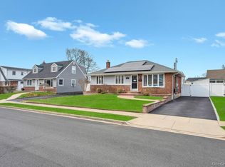 21 Lowell Drive, Farmingdale, NY
