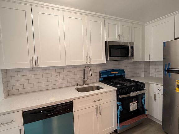 2nd image of 213 E 120th St #3