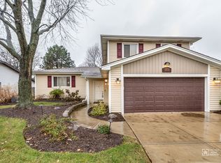 6830 Harvest Ave, Woodridge, IL 60517