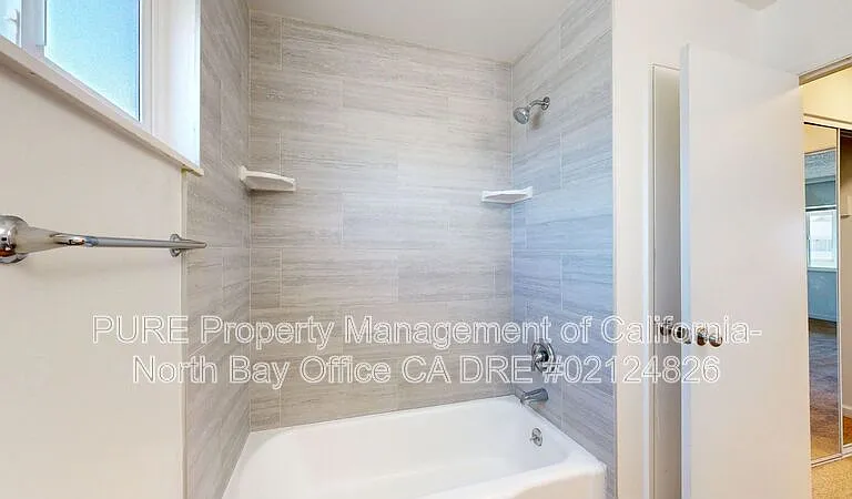 555 Dexter St #H — Photo 15