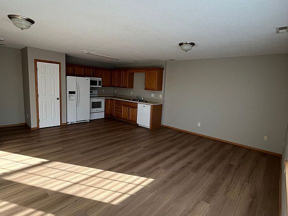4th image of 1148 SE Village View Ln