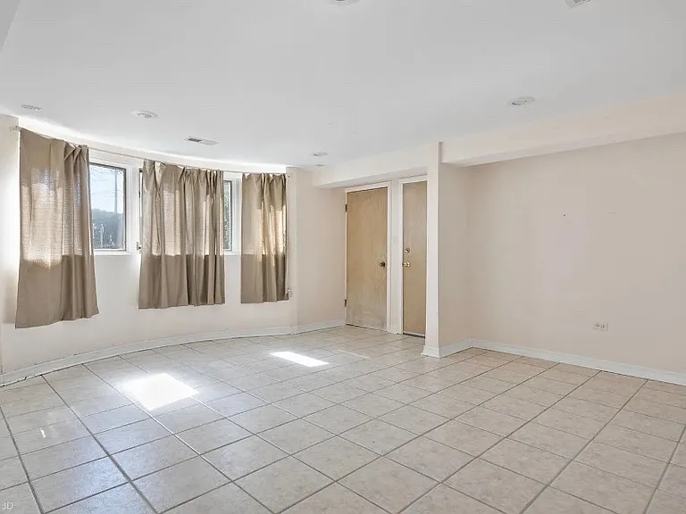 1121 N Northwest Hwy #1 — Photo 2