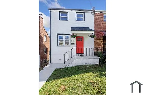 Building Photo - 4221 Hildreth St SE