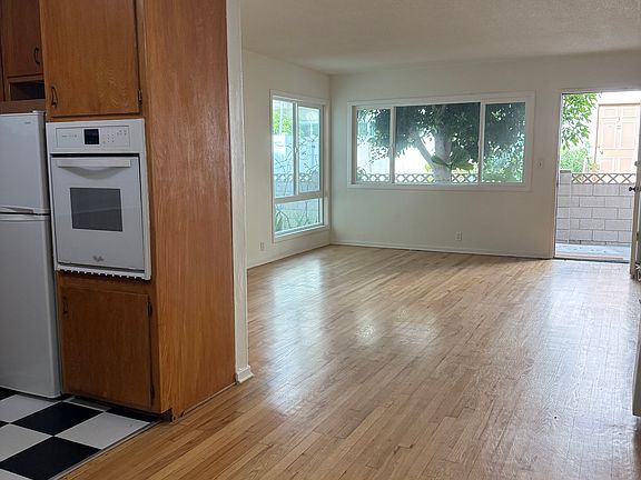 2nd image of 1440 S Barrington Ave #4