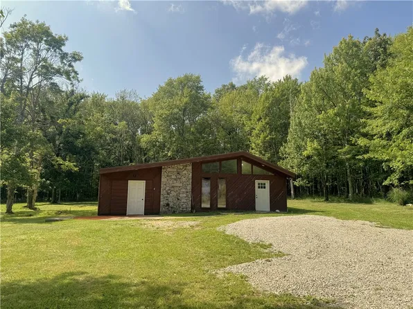 359 Dillon Rd, Acme, PA 15610