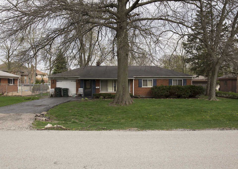 1st image of 911 Highland Ln