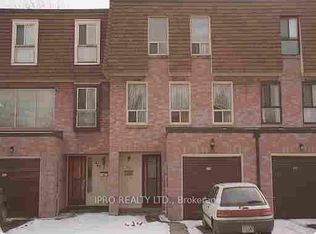 223 Fleetwood Cres, Brampton, ON L6T 2E6