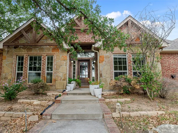 271 Briar Creek Ln, Bowie, TX 76230