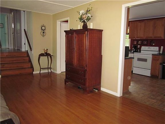 ....and entrances to the Kitchen and Dining Area
