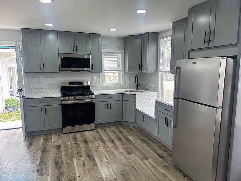 55 S Main St — Photo 13