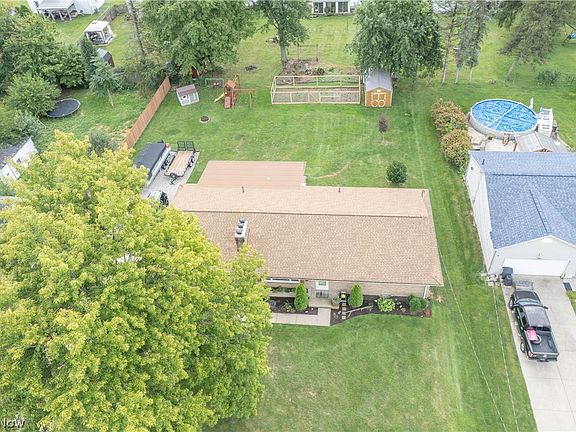 2nd image of 132 32nd St SE