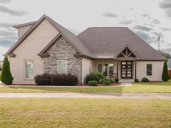 275 Valley Grove St, Tuscumbia, AL 35674