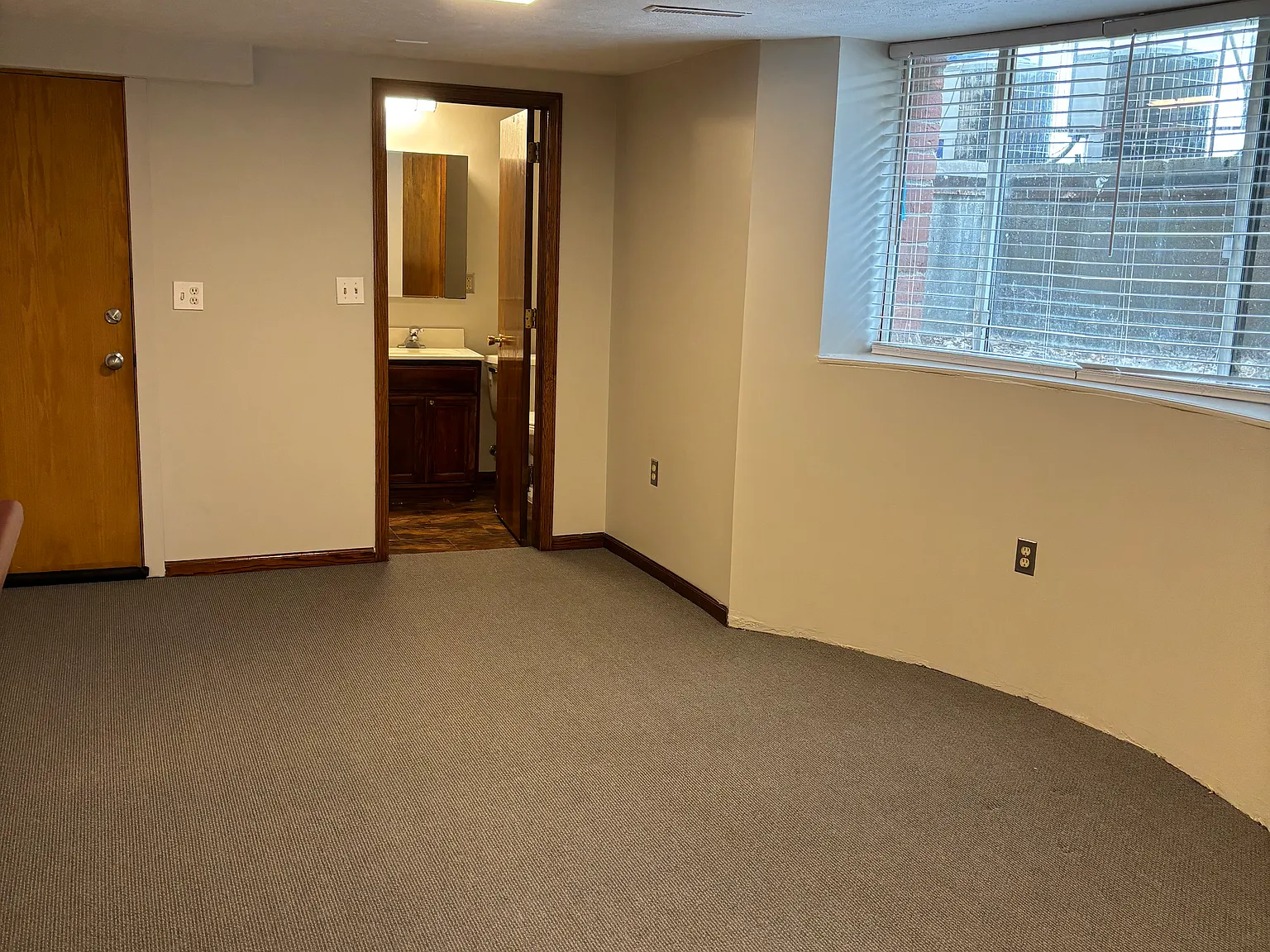 1 bed, 700 sqft, $725 — Photo 2