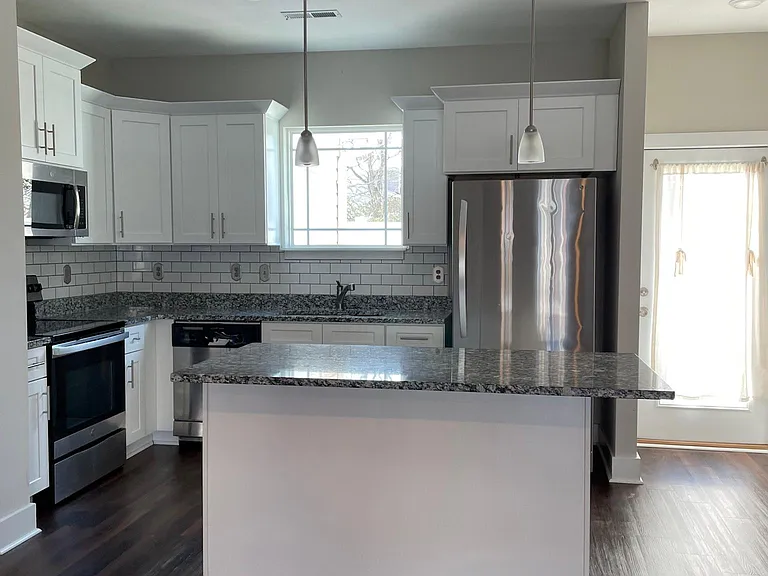 7046 Magnolia Xing — Photo 3