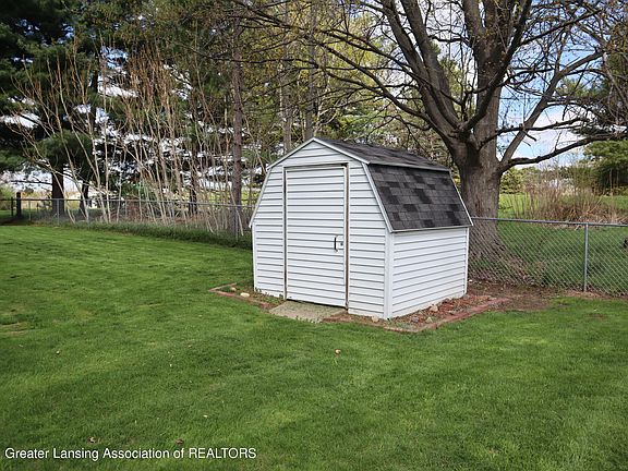 5th image of 716 Judy Ct