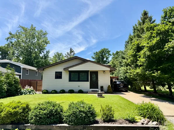 530 2nd St, Lemont, IL 60439