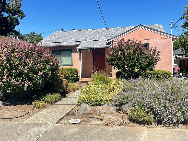 168 Santa Clara Ave — Photo 1
