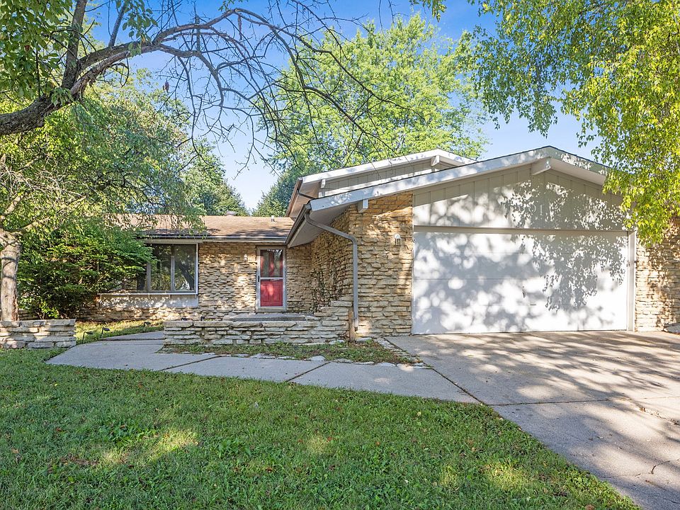 1st image of 601 Edgebrook Dr