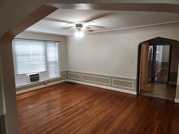 4th image of 7558 York Dr
