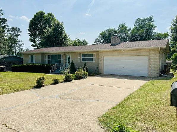 416 Natchez Trace St, Harrison, AR 72601