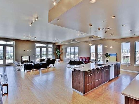 3rd image of 410 Acoma St #2