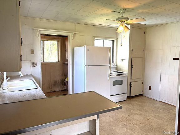 4th image of 4490 Peppermill Rd