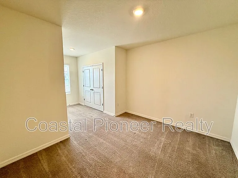 32794 Pez Landing Ln — Photo 26
