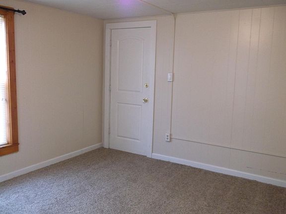 5th image of 98 Campbell Ave APT 4