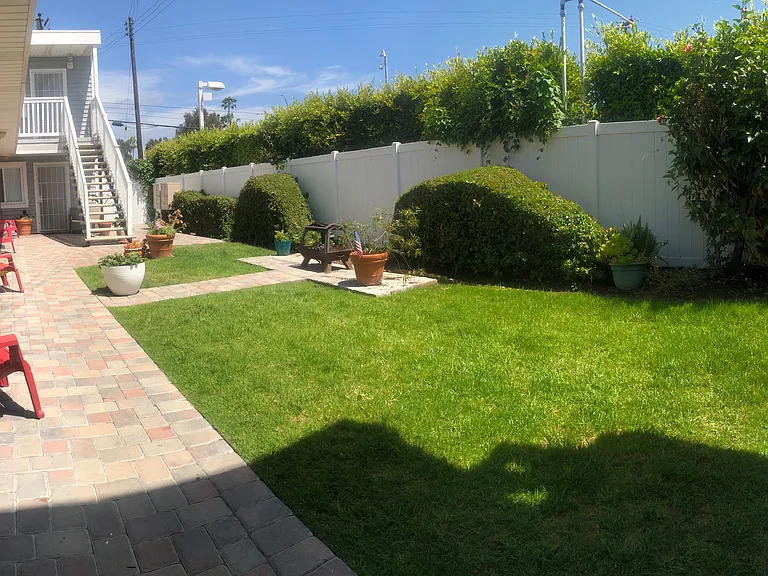 1481 Placentia Ave — Photo 16