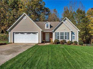 2475 Hawk Ridge Dr, Gastonia, NC 28056