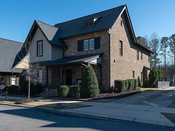 4th image of 2462 Northampton Dr