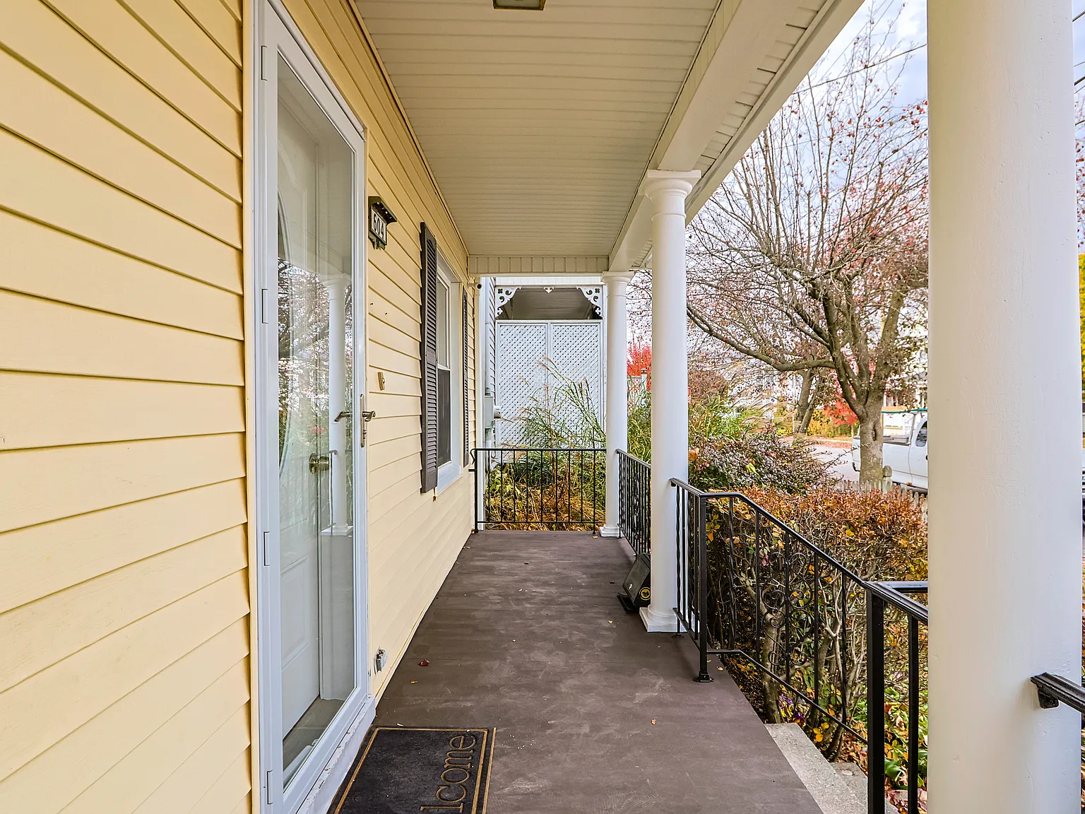 5 bed, 1400 sqft, $2,650 — Photo 2